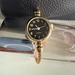 NWT Elegant Black and Gold Quartz Watch Bracelet